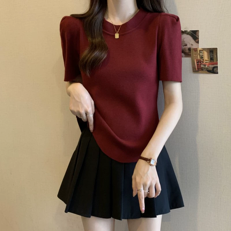 Вязаная красная футболка из ледяного шелка с короткими рукавами для женщин, новинка лета 2025 года, большой размер, толстый мм, закрывающий живот, топ для похудения на правое плечо