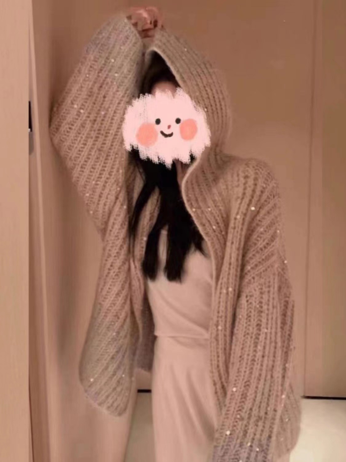 Pull femme col v à sequins haut en maille style élégant_voghion.com