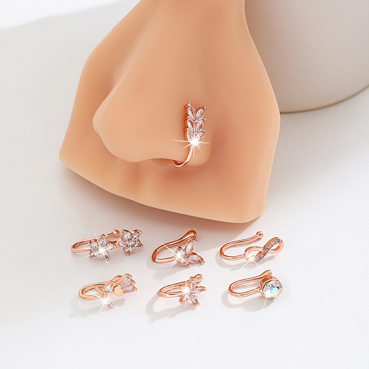 Cross-Border Simple Exquisite Inlaid Diamond Leaf Rose Flower Foreign Trade Jewelry Stud European And American_voghion.com