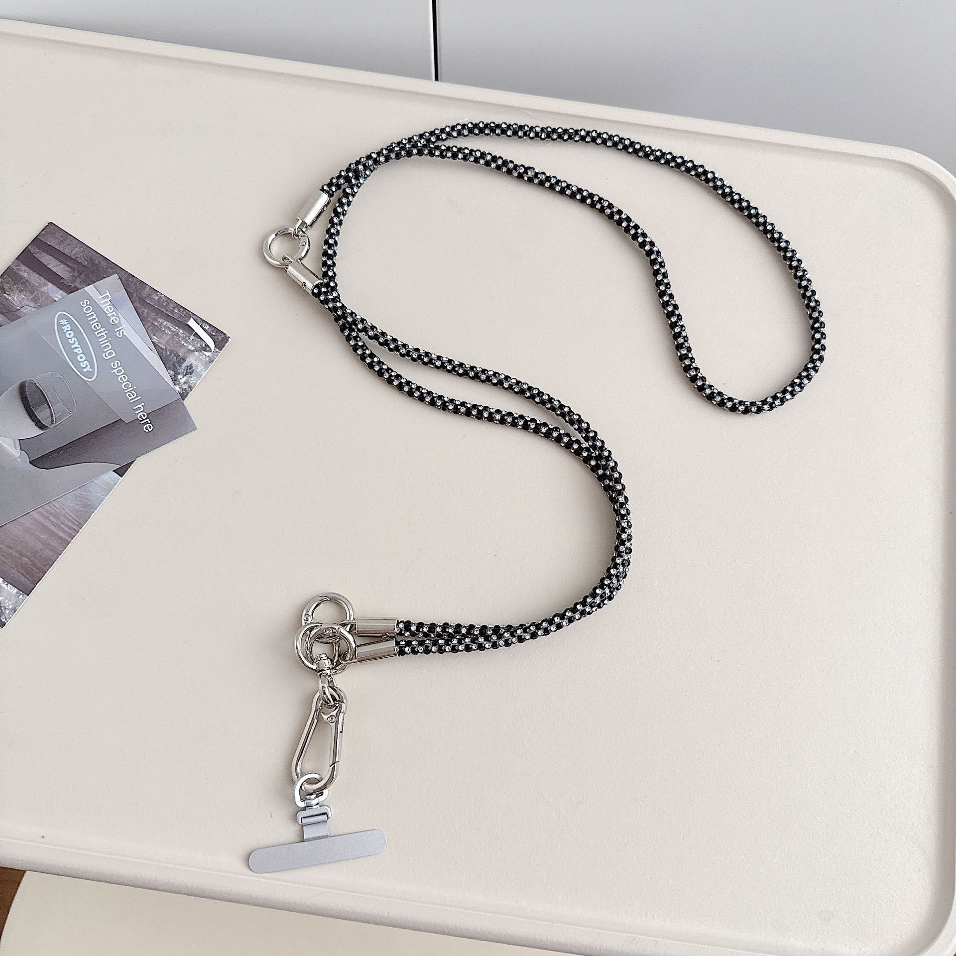 Cadena de teléfono móvil de alta gama hecha a mano de boutique, cordón de teléfono móvil de moda tres en uno de diamantes de lujo, mensajero largo/colgante