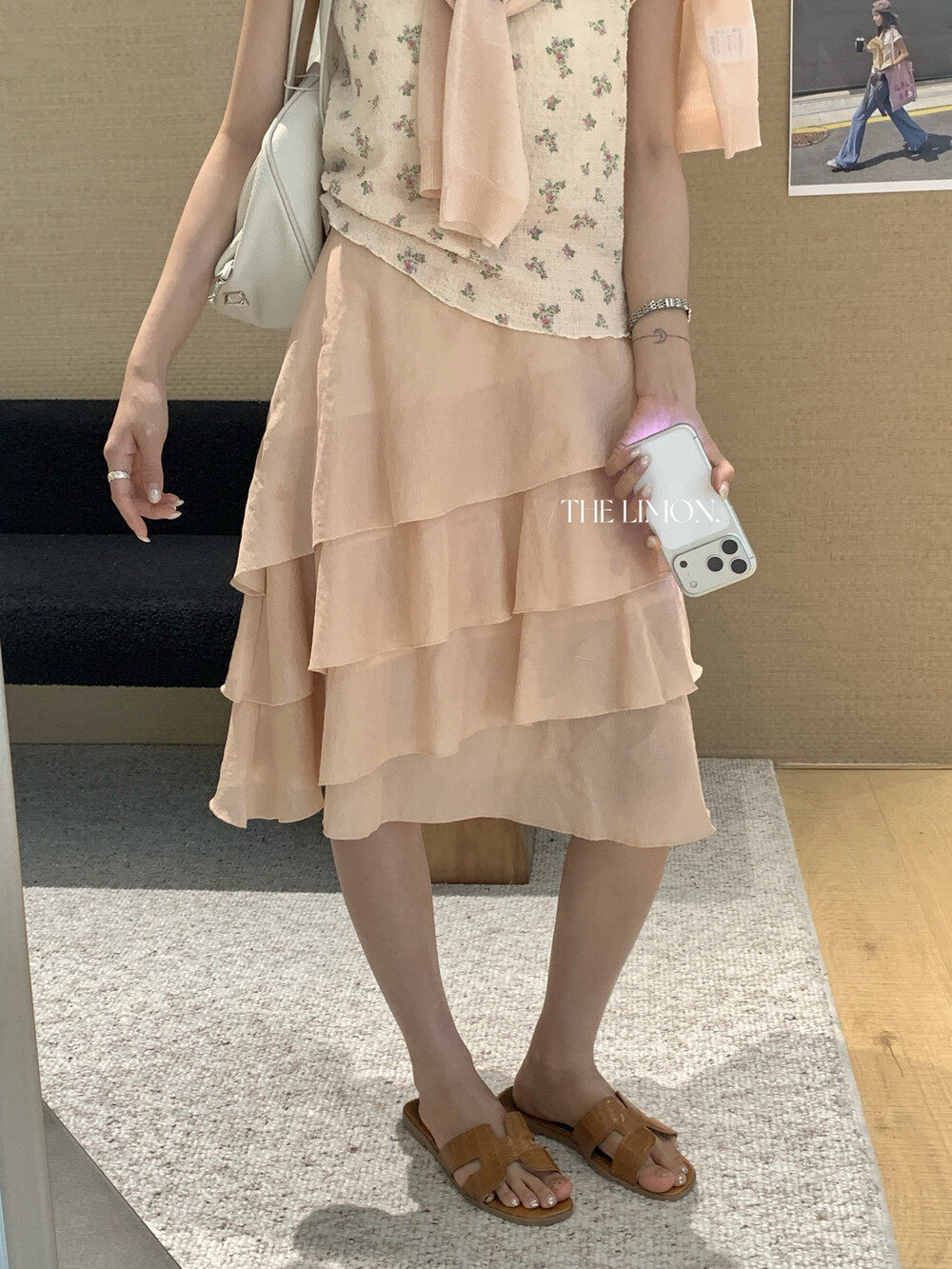 Chân váy midi xếp ly tầng bất đối xứng chất liệu Tencel — màu trắng, Bột cam, màu xám chi tiết 28
