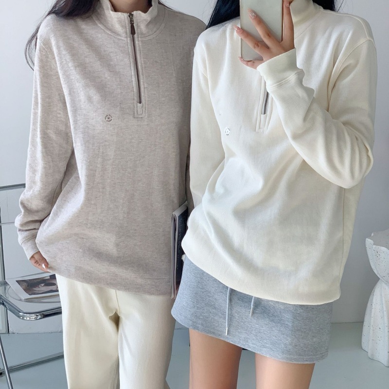 秋の男女の同じ長袖の立襟の馬の刺繍の純色の上着の女性の金の半ファスナーのゆったりしている衛衣|undefined