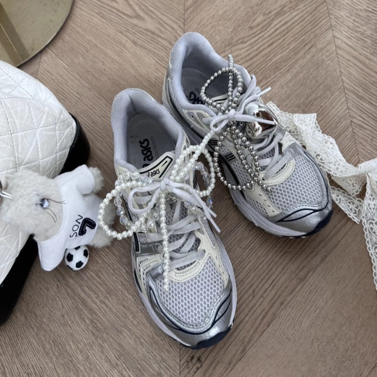 Botones de arco de perla plateada coreana de encaje floral con cuentas zapatos deportivos accesorios accesorios zapatos colgantes diy