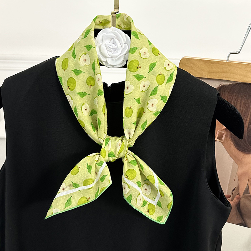 Una toalla de seda de algodón cuello pequeña toalla cuadrada de alta calidad nueva toalla de punto de onda universal correa de pelo protector de cuello pequeño chal