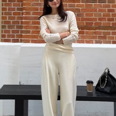 Sheep wool white seamless one-piece Yangzi yarn inner layer base knit sweater for women in winter