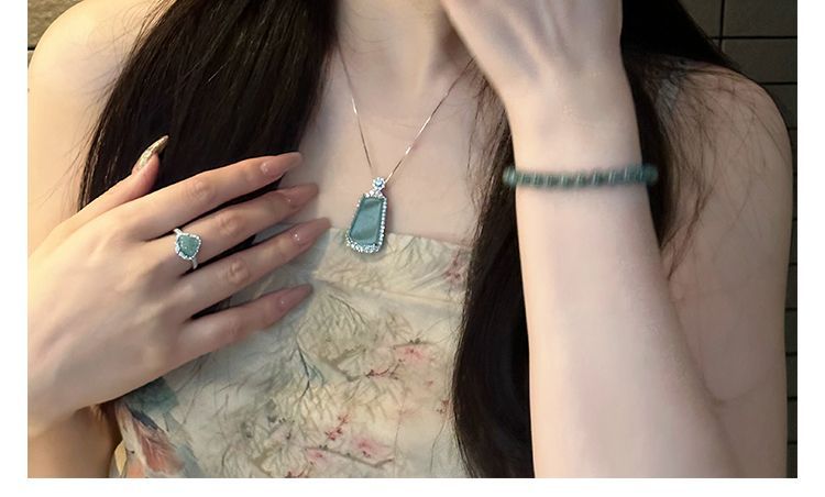 Mặt dây chuyền ngọc bích tự nhiên A hàng xanh nước biển không làm gì, khung bạc sterling đính đá chi tiết 38