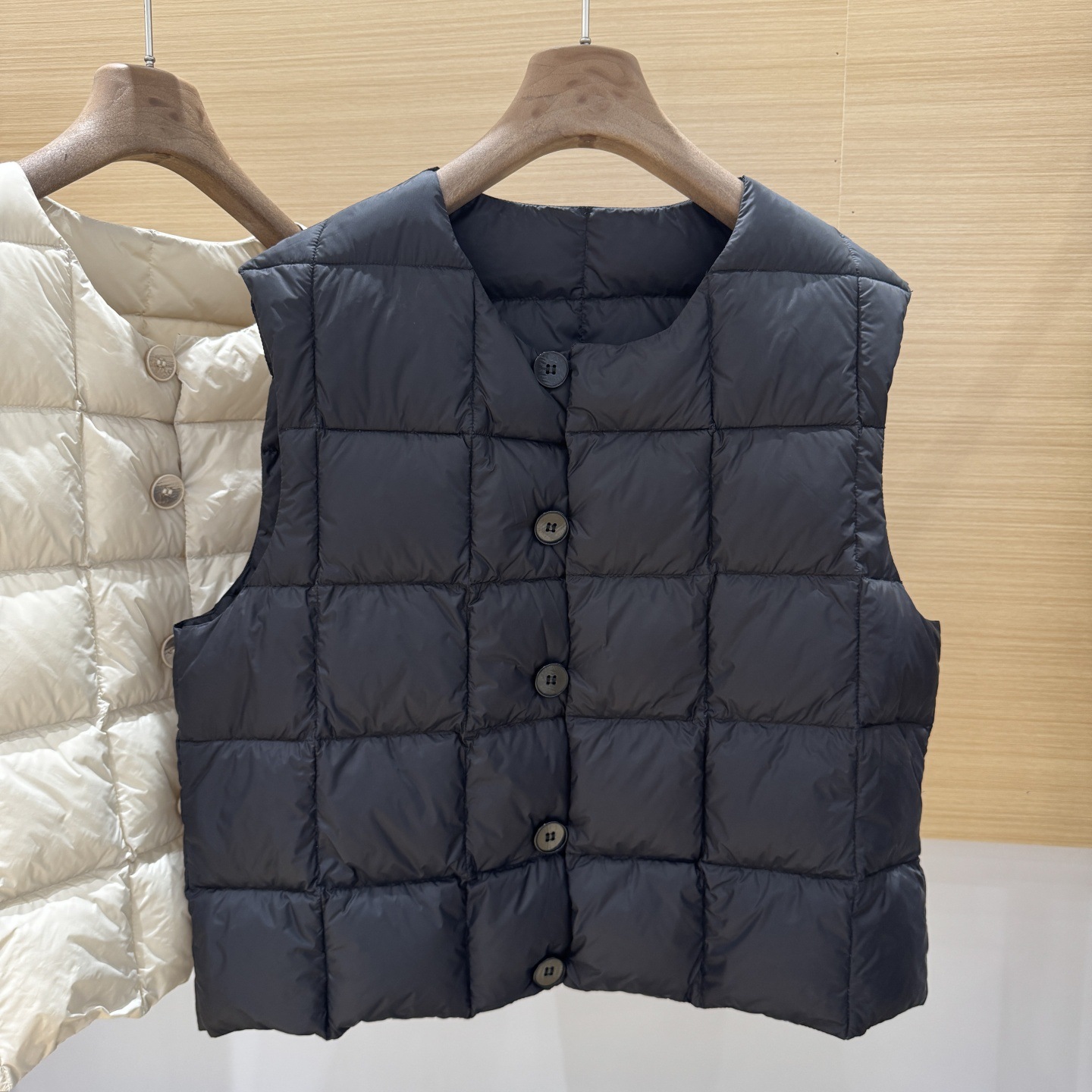 羽绒马甲90白鸭绒内搭2025秋冬羽绒服女新款保暖背心格子无袖外套