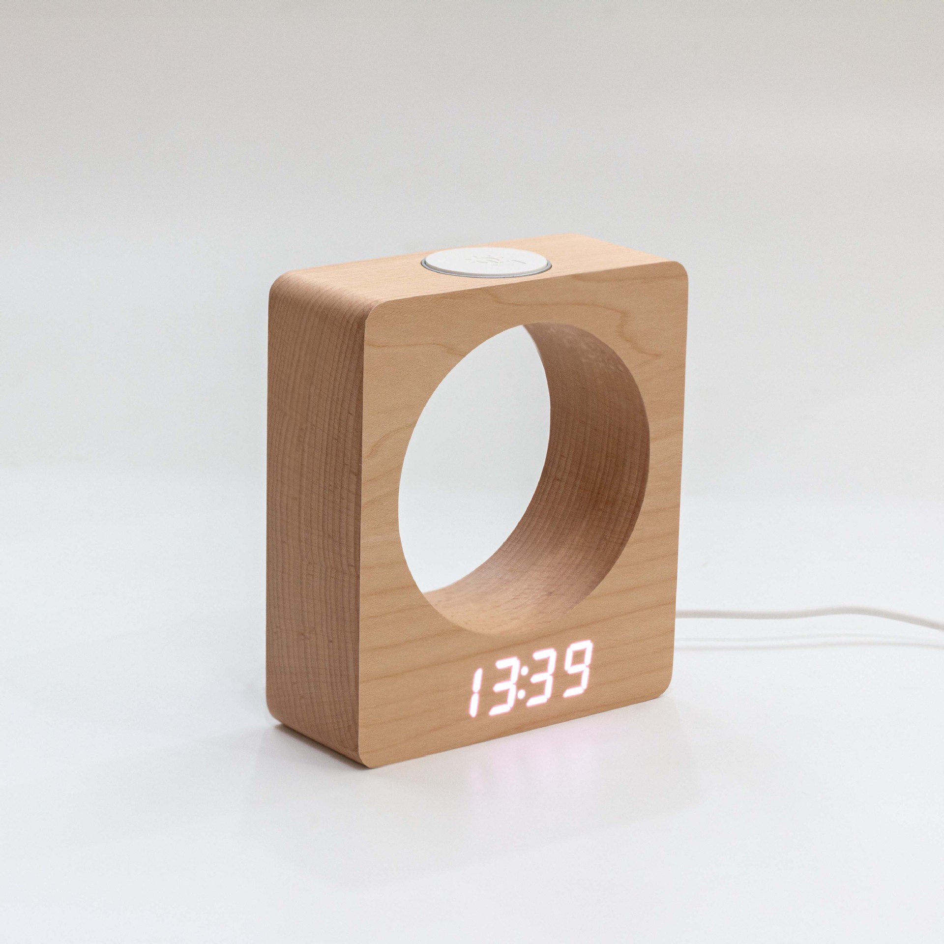 Fábrica al por mayor LED reloj de madera control de voz electrónica reloj despertador cuadrado creativo Luna reloj de madera