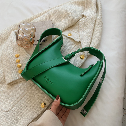 Chic Handbags for Women 2024 Summer New Model Crossbody Small Bags with a Sense of Elegance Fashion Shoulder and Crossbody Underarm Small Square Bags