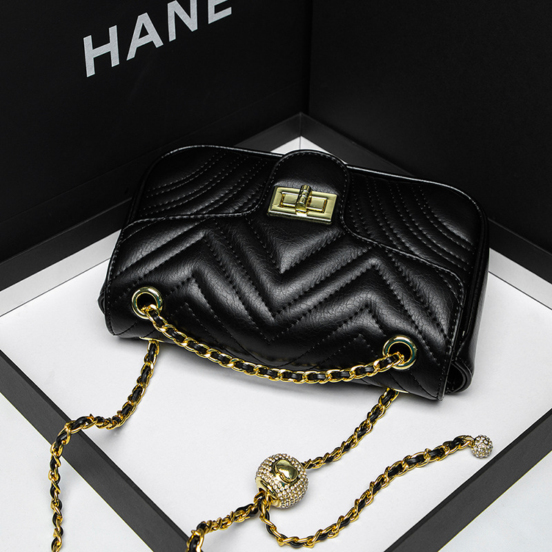 Women's Crossbody Bag Versatile Leather Diamond Pattern Style_voghion.com