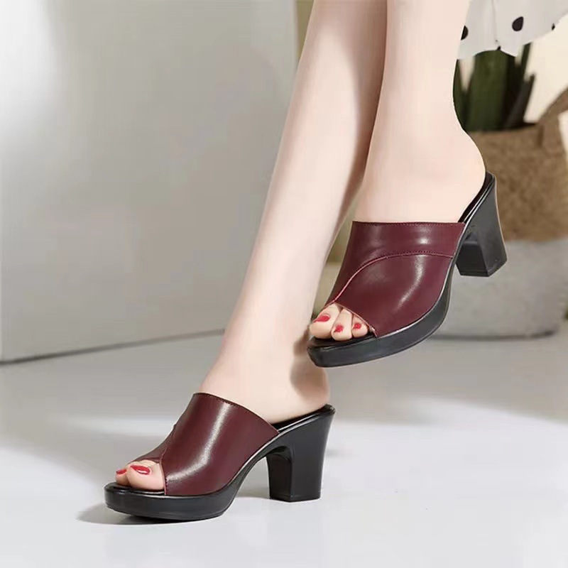 Zapatillas de tacón alto para mujeres verano 2026 nuevos tacones gruesos de cuero suave fondo antideslizante fondo grueso boca de pez zapatillas frías para mujeres vestimenta exterior francesa image 4