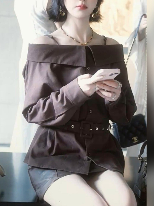 法式气质深棕色一字肩上衣女秋季新款时尚高级感独特别致收腰衬衫|undefined