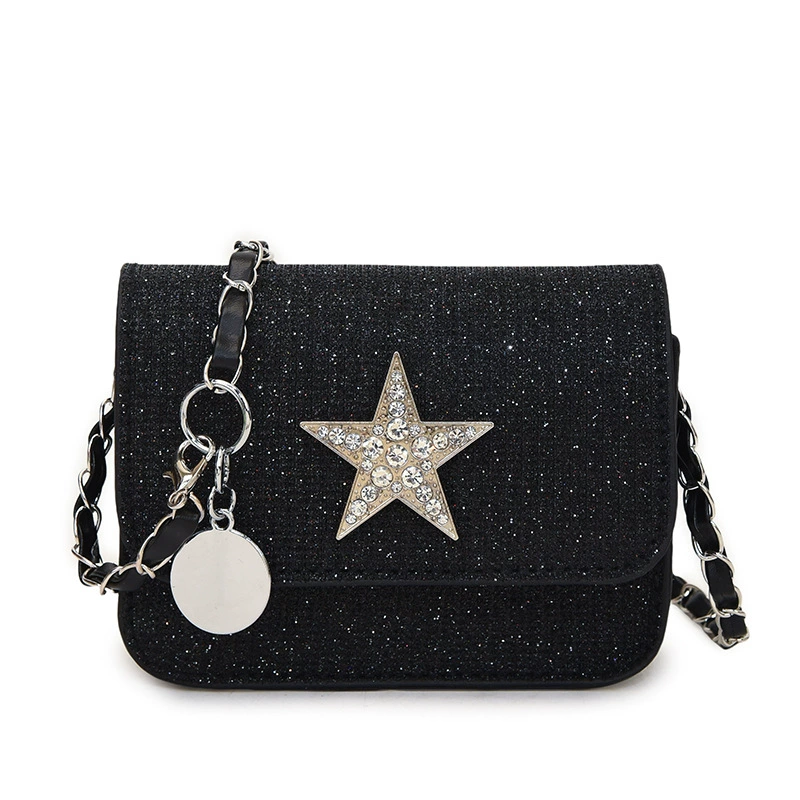Small design trend shoulder bag for leisure