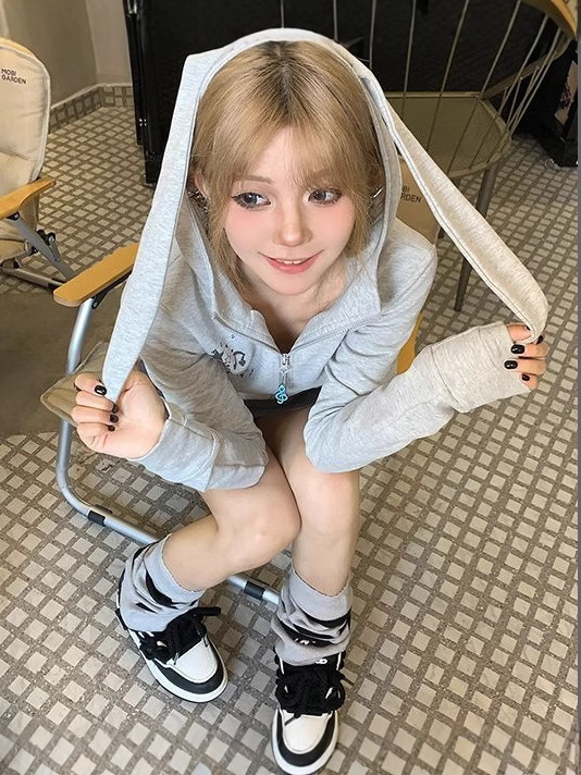 CVC 生地の新しい甘くてスパイシーなスタイルのフード付きスウェットシャツ女性のウサギの耳ジッパーカーディガンジャケット|undefined