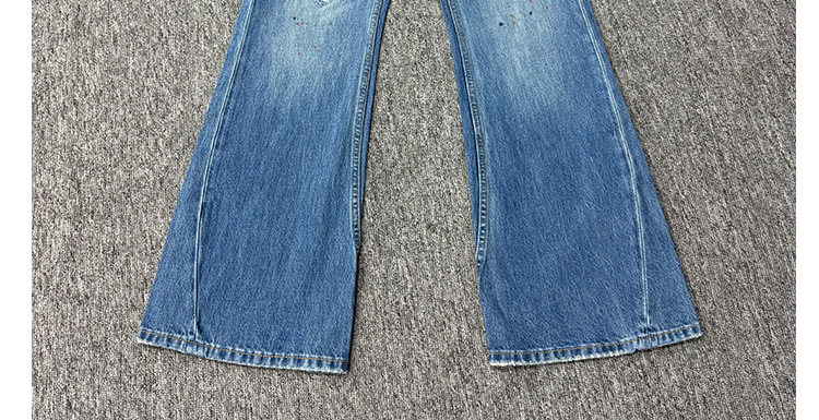 Högmidjade flare jeans för kvinnor blå med graffiti tryck_voghion.com