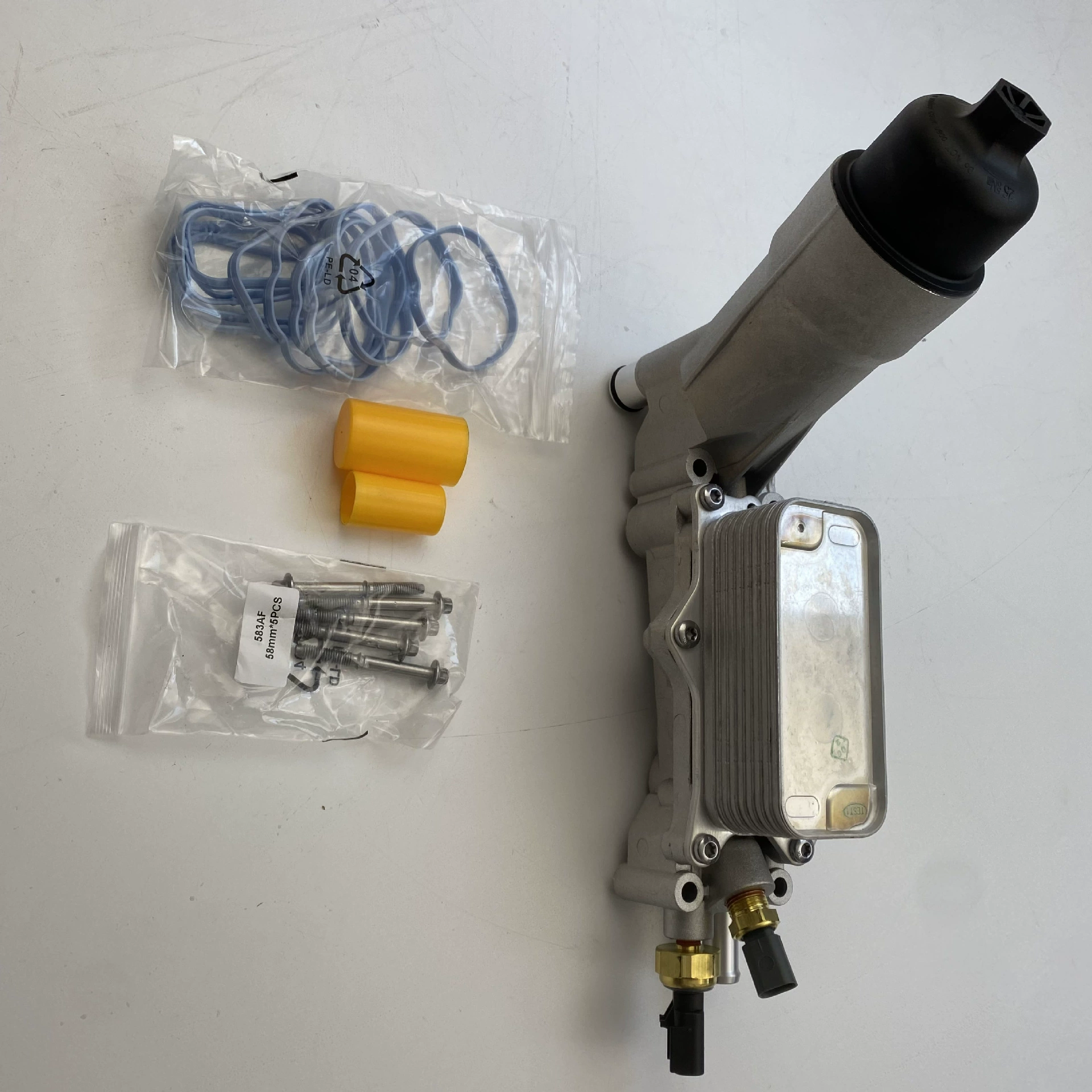 База охлаждения масляного фильтра автомобиля в сборе подходит для Dodge Jeep 5184294AE 68105583AF