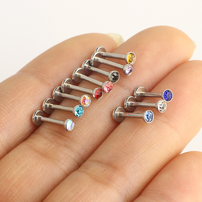 16G labret stud size and finish detail
