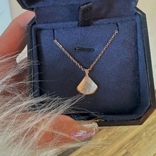 ��Ȼ��ؐĸȹ����Ů�ٴ�߼��Еr���p�ݼt��������朲���ɫŮ