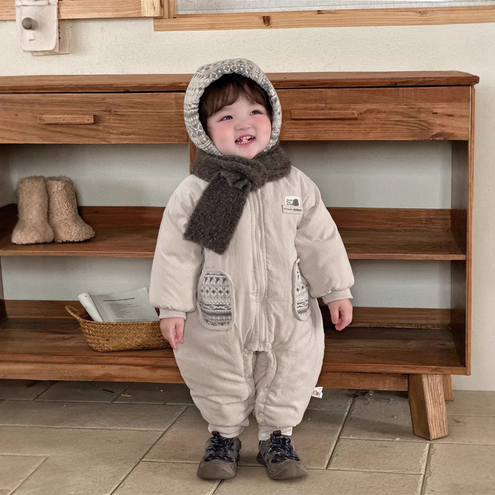 Traje de escalada de invierno para bebés estilo nórdico ins estilo occidental lindo mono engrosamiento 0-2 años bebé hombre ropa de salida acolchada