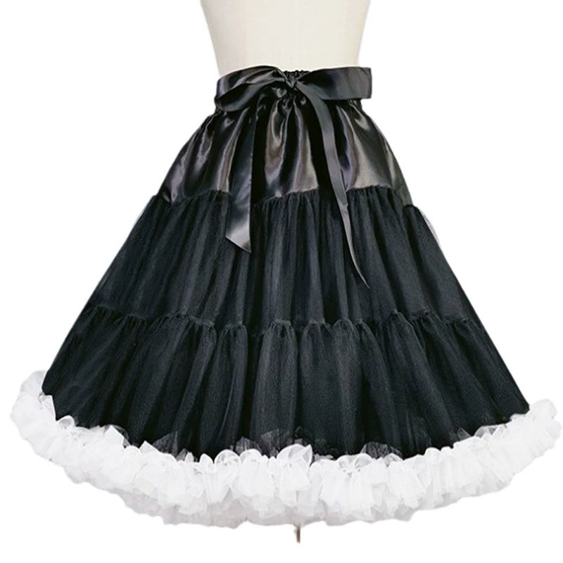 Черная юбка, стиль Lolita