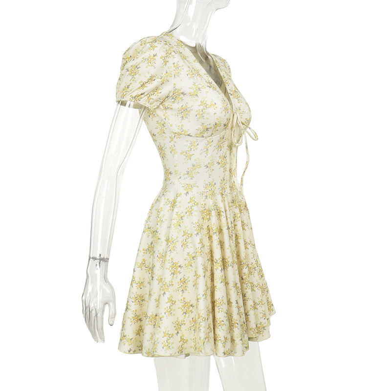 280g Weight Above Knee Dress Length Type Short Sleeve Sleeve Length Floral Dress Dresses Type Spandex, Polyester Fabric Type High Waist Waist Line Casual, Daily Occasion V Neck Neckline Regular Fit Fit Type Ditsy Floral Pattern Summer Season Women's Gender Elegant, Streetwear Style L, M, S Size Wholesale Women's Elegant Streetwear Ditsy Floral Casual Daily V Neck Short Sleeve Floral Dress 11