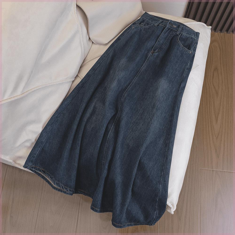 Autumn denim skirt
