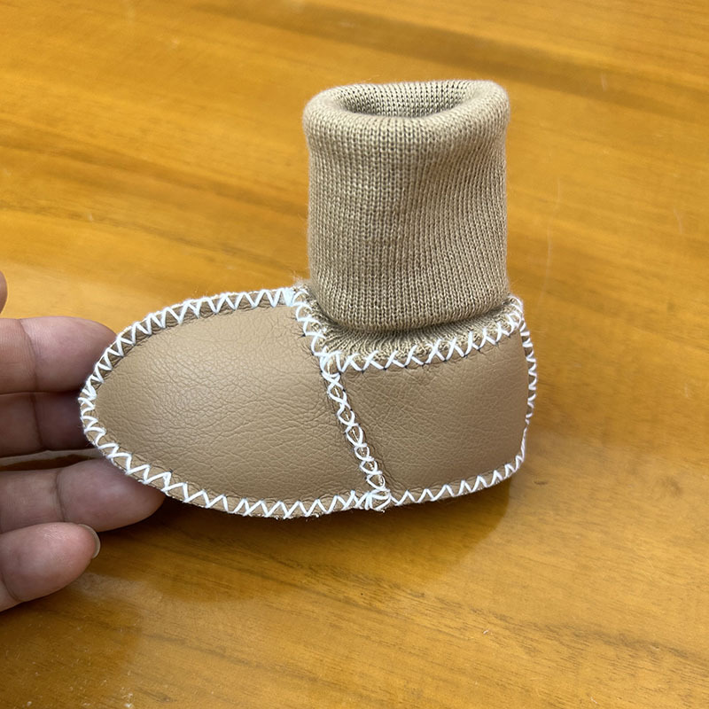 防羊皮宝宝学步鞋羊皮绒1-6-12个月婴儿棉鞋加绒加厚冬季软底鞋袜