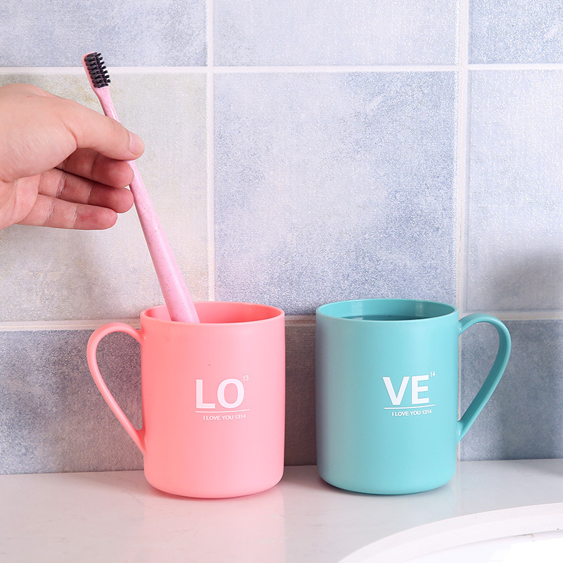 Tazas de pareja estudiantes tazas de cepillo de dientes creativas LOVE tazas de enjuague casero tazas de enjuague bucal dormitorio tazas de baño tazas de cepillo de dientes al por mayor
