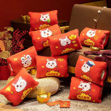 新年马年祝福创意暖手捂抱枕可插手靠枕公司年会伴手礼加logo批发