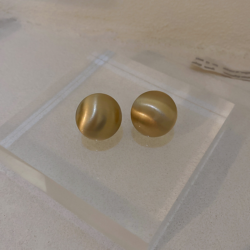 銀針欧米の誇張した愛のピアスは贅沢で高級感のあるイヤリングです。