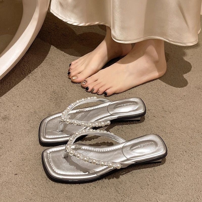 French-style flip-flops for women, suitable for outdoor wear, 2025 spring-summer new model, low-heeled, elegant and versatile sandals French-style flip-flops for women, suitable for outdoor wear, 2025 spring-summer new model, low-heeled, elegant and versatile sandals