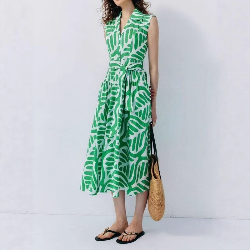 Dvf Early Autumn New Green and White Palm Leaf Holiday Pattern Dress with Belt and Print, Especially Designed to Accentuate the Figure Dvf Early Autumn New Green and White Palm Leaf Holiday Pattern Dress with Belt and Print, Especially Designed to Accentuate the Figure