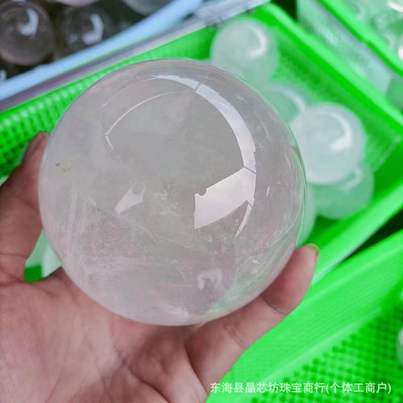 批发天然巴西白水晶打磨水晶球办公室摆件厂家薄利多销量大从优