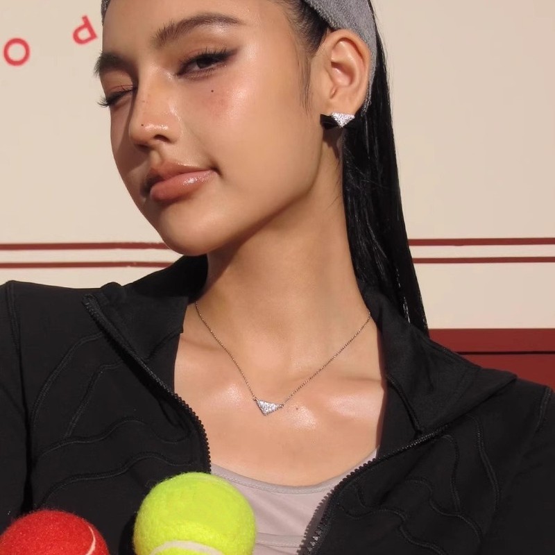 满钻三角锆石项链女高级感轻奢小众新 简约精致锁骨链饰品代发|undefined