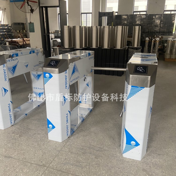 不锈钢单向禁行器 现货供应手动简易三杆转闸 不锈钢单向通道门