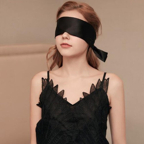 SM fun binding ribbon, silk eye mask, hand tied flirting blindfold, silky black and red sex toy