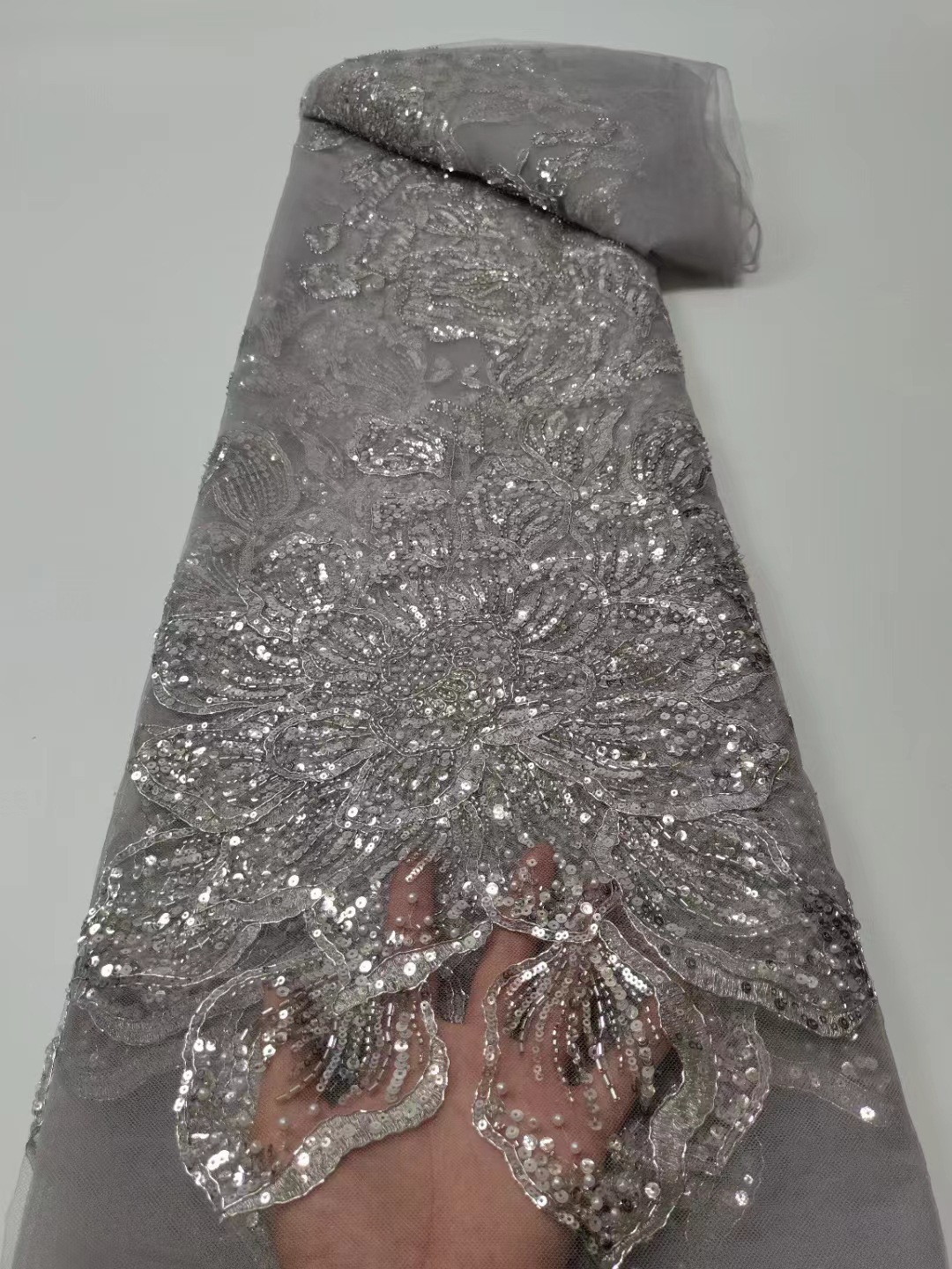 Diseño de moda europea y americana vestido de noche posicionamiento unilateral lentejuelas laminado bordado vestido largo tela de tubo de cuentas JX2423