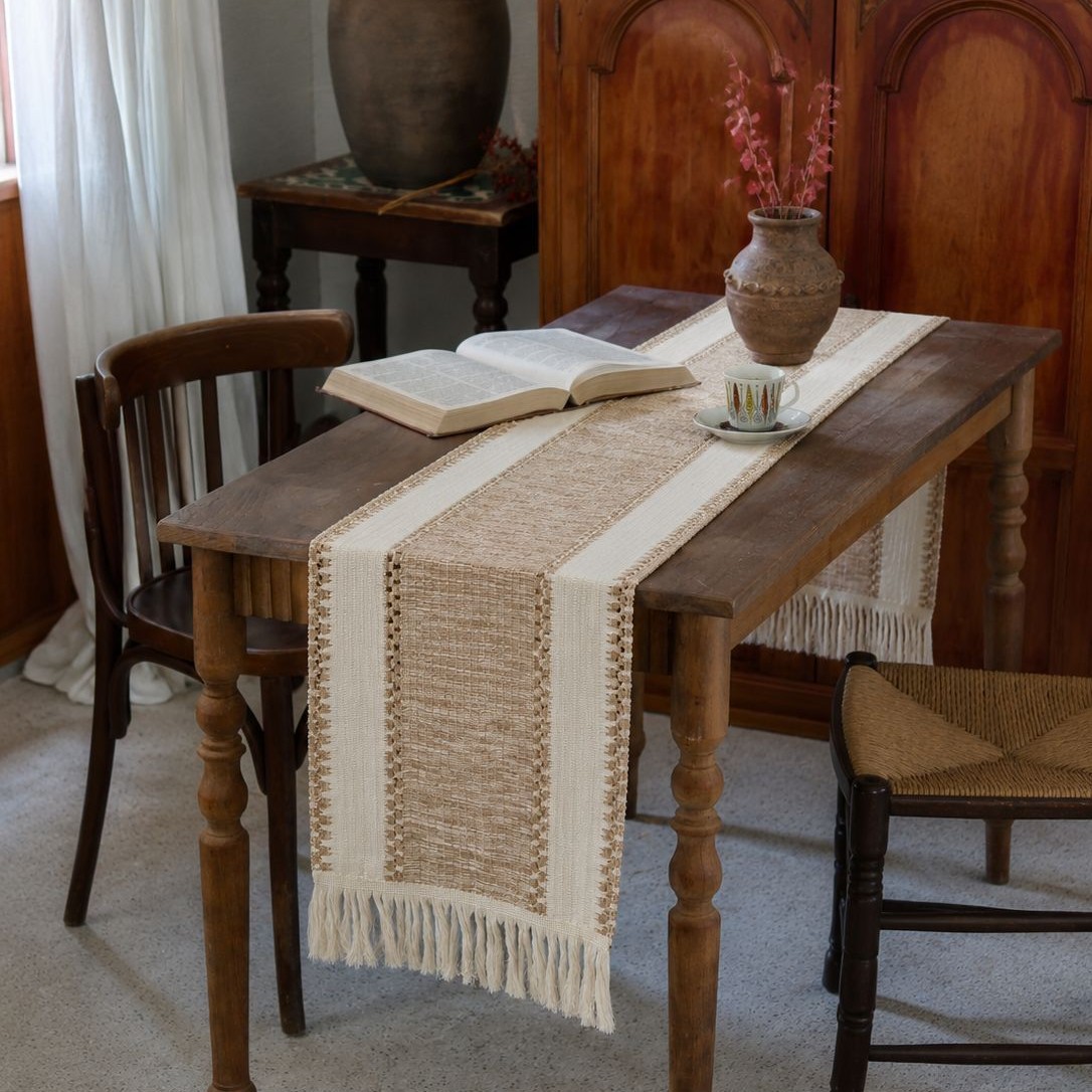 Bandera de mesa bohemia tela de algodón tejida de ganchillo hueco fresa toallas de mesa mesa de té mesa de comedor