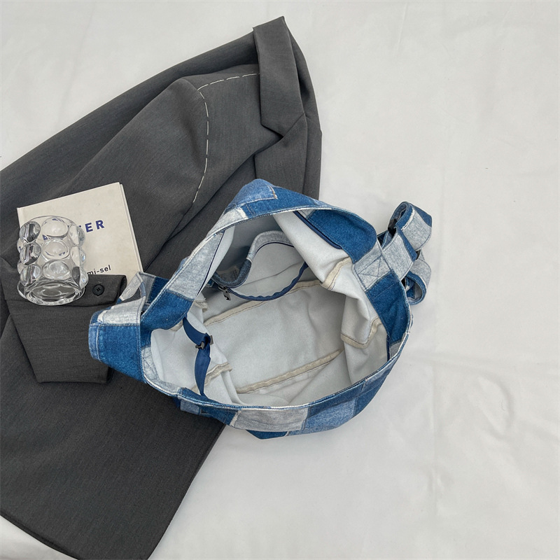 2024 verano nuevo estilo señoras de gran capacidad bolsa de mensajero de hombro de viaje al aire libre de color de contraste de moda al por mayor