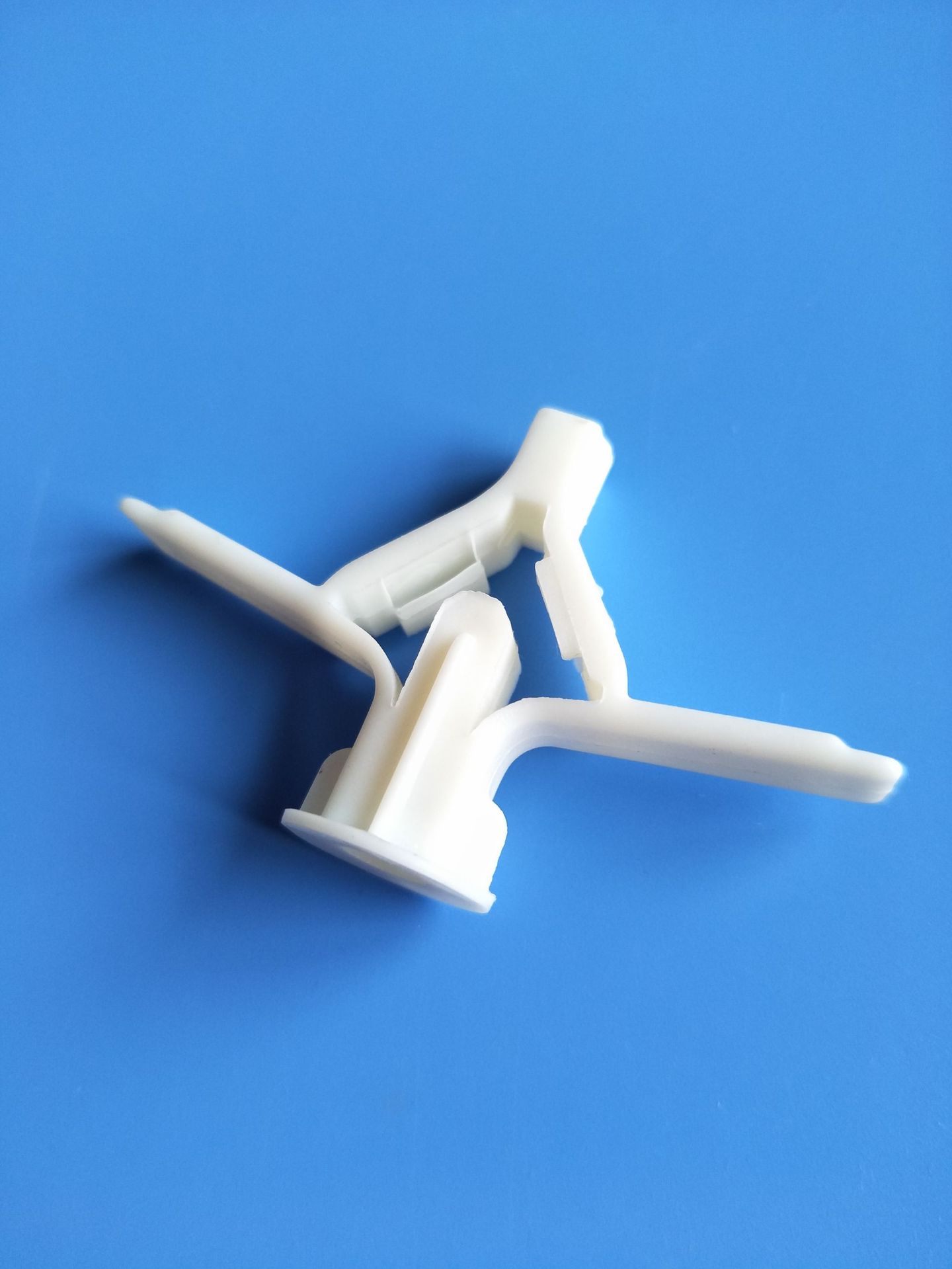 兰花夹，长期大量供应，尼龙PE材质，价优，品质好