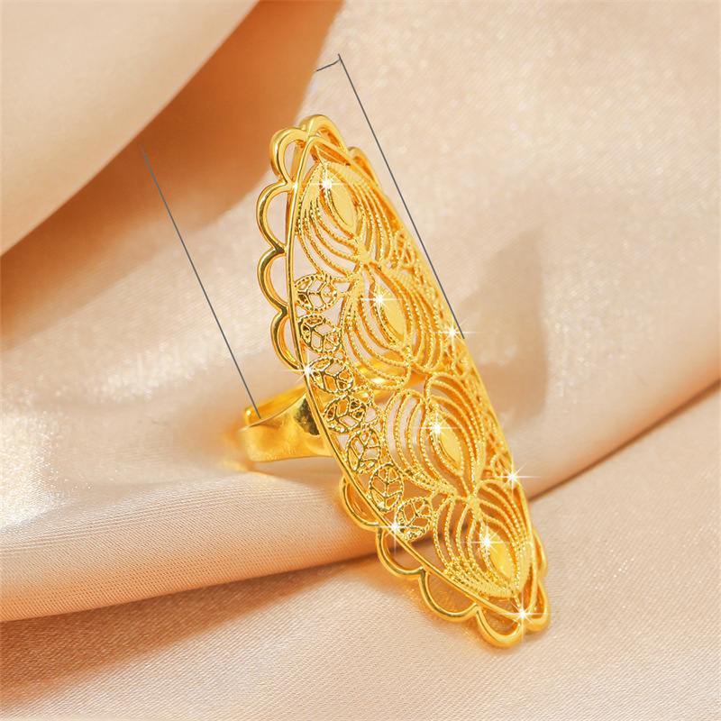 Anello in oro sabbiato da donna design di nicchia aperto_voghion.com