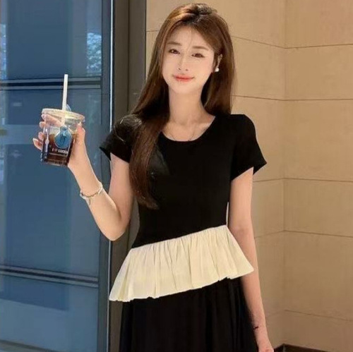 Women's Summer French Stylish Short Sleeve T-Shirt with Black Plaid Design, Fashionable and Versatile, Short-Sleeve Top for Women