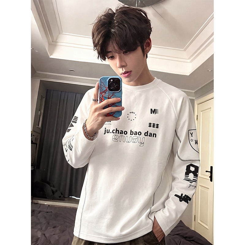 American trendy men's T-shirt with letter print, perfect for spring and autumn 2026. Stylish, handsome and versatile.