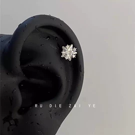耳钉;戒指;项链