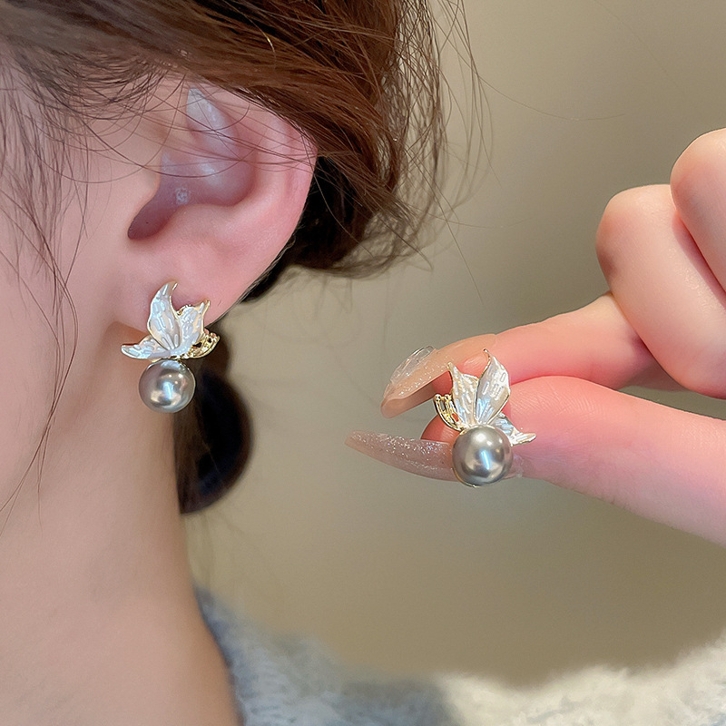 Pendientes de perlas con borla de flores de alta calidad con aguja de plata Pendientes de todo fósforo de moda francesa de nuevo estilo Pendientes de alta calidad de lujo ligero