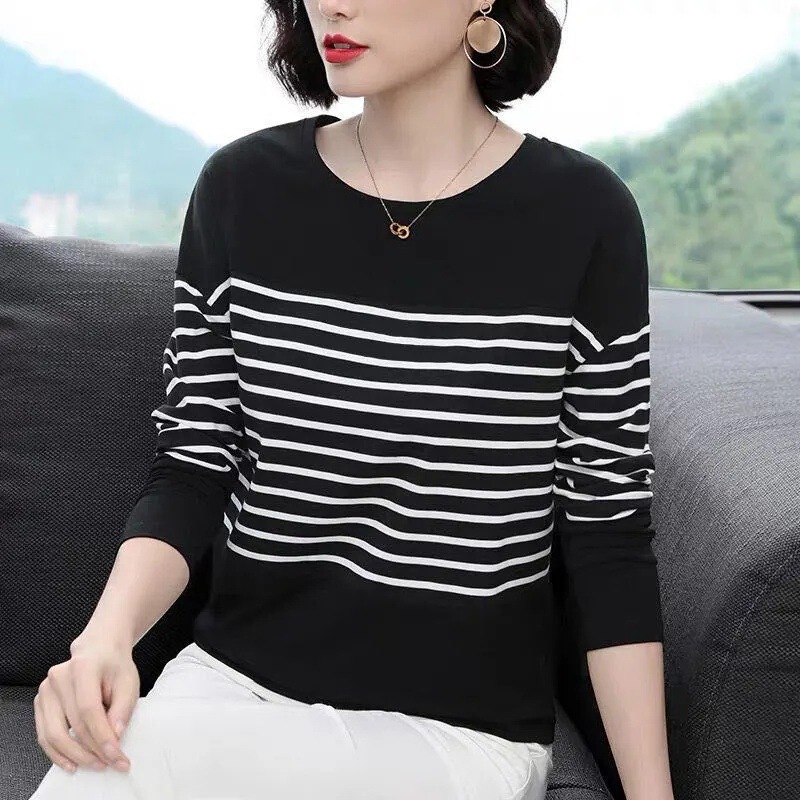 Middle-aged mother long sleeve striped T-shirt women's 2022 autumn and winter large size loose slim age-reducing top spot hair