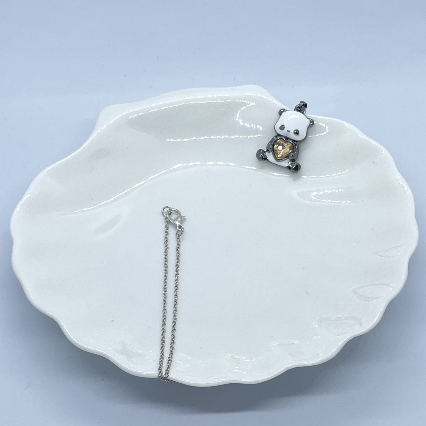 Collana con pendente a forma di panda e cuore per donna_voghion.com