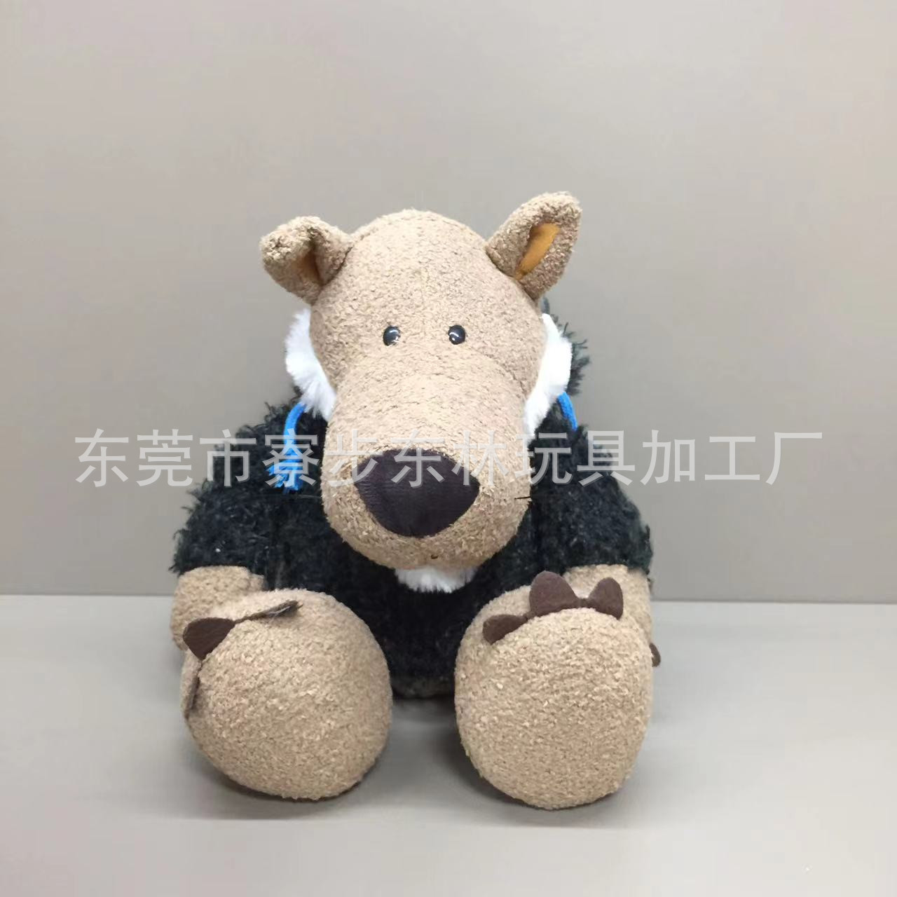 胡狼仿真毛绒玩具定制 黑毛衣公仔来图来样定做 企业吉祥物设计
