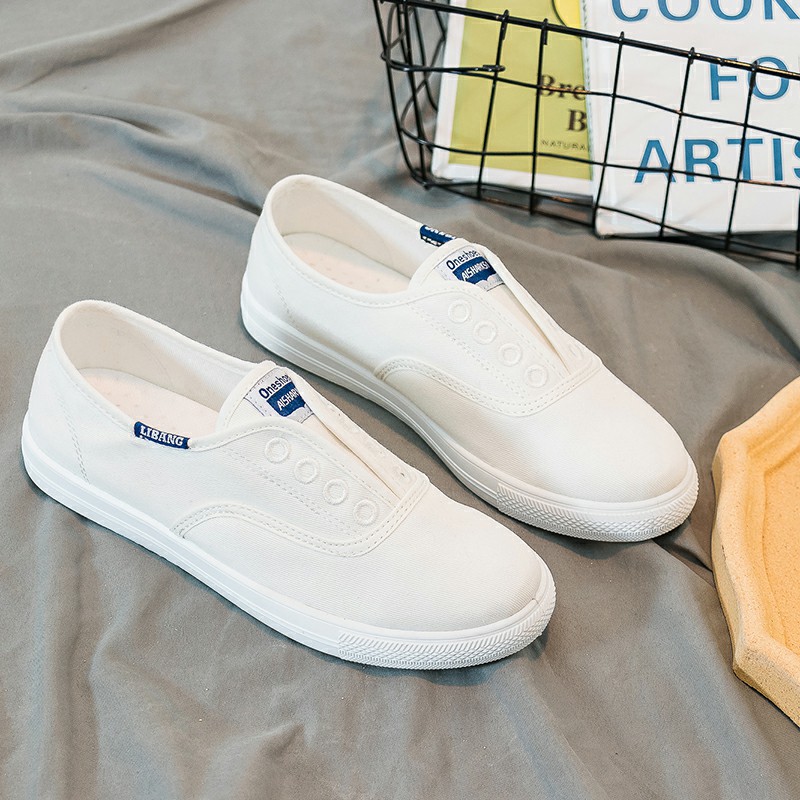 Zapatos de lona para mujer 2024 primavera nuevos zapatos blancos versátiles transpirables estilo coreano zapatos perezosos para estudiantes planos sin cordones