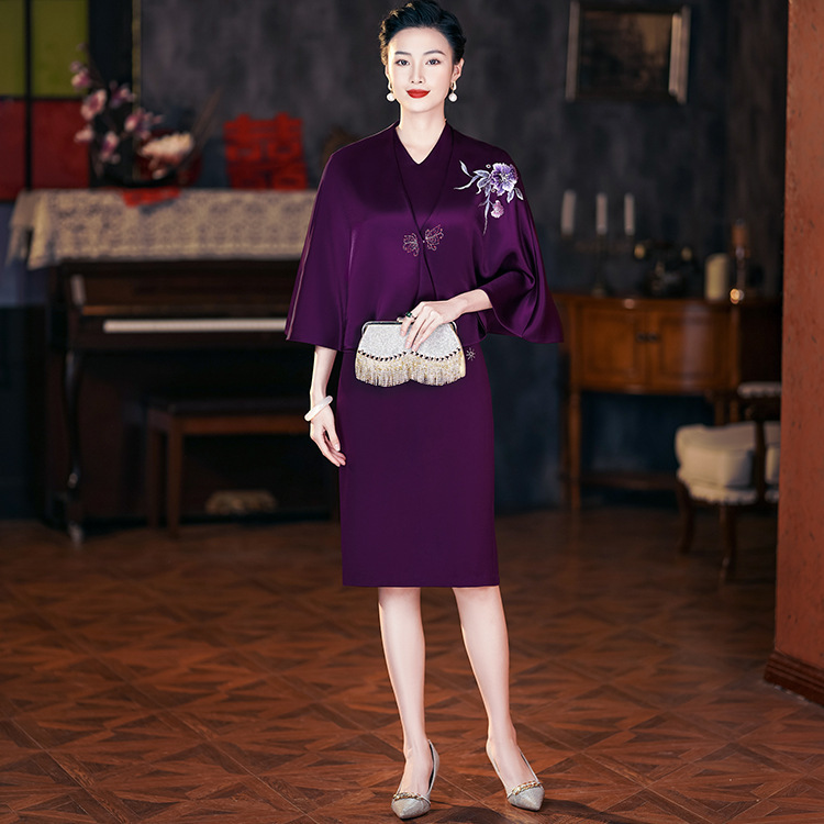 Wedding Mother-Of-The-Bride Dress 2025 New Style Cape Two-Piece Set Acetate Embroidery Young Mother-In-Law Wedding Banquet Cheongsam 22D130